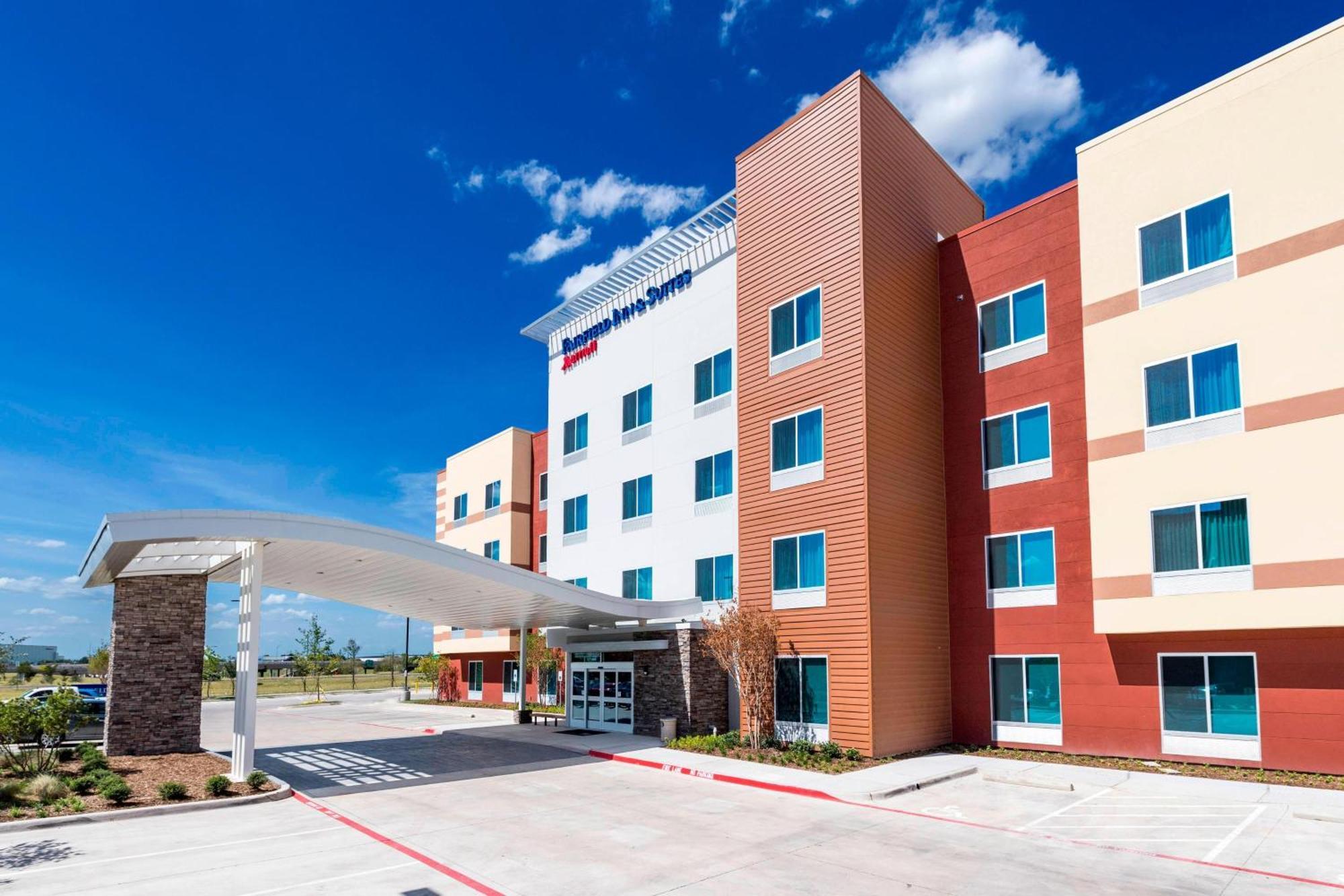 Fairfield Inn & Suites By Marriott Dallas Waxahachie Exterior photo