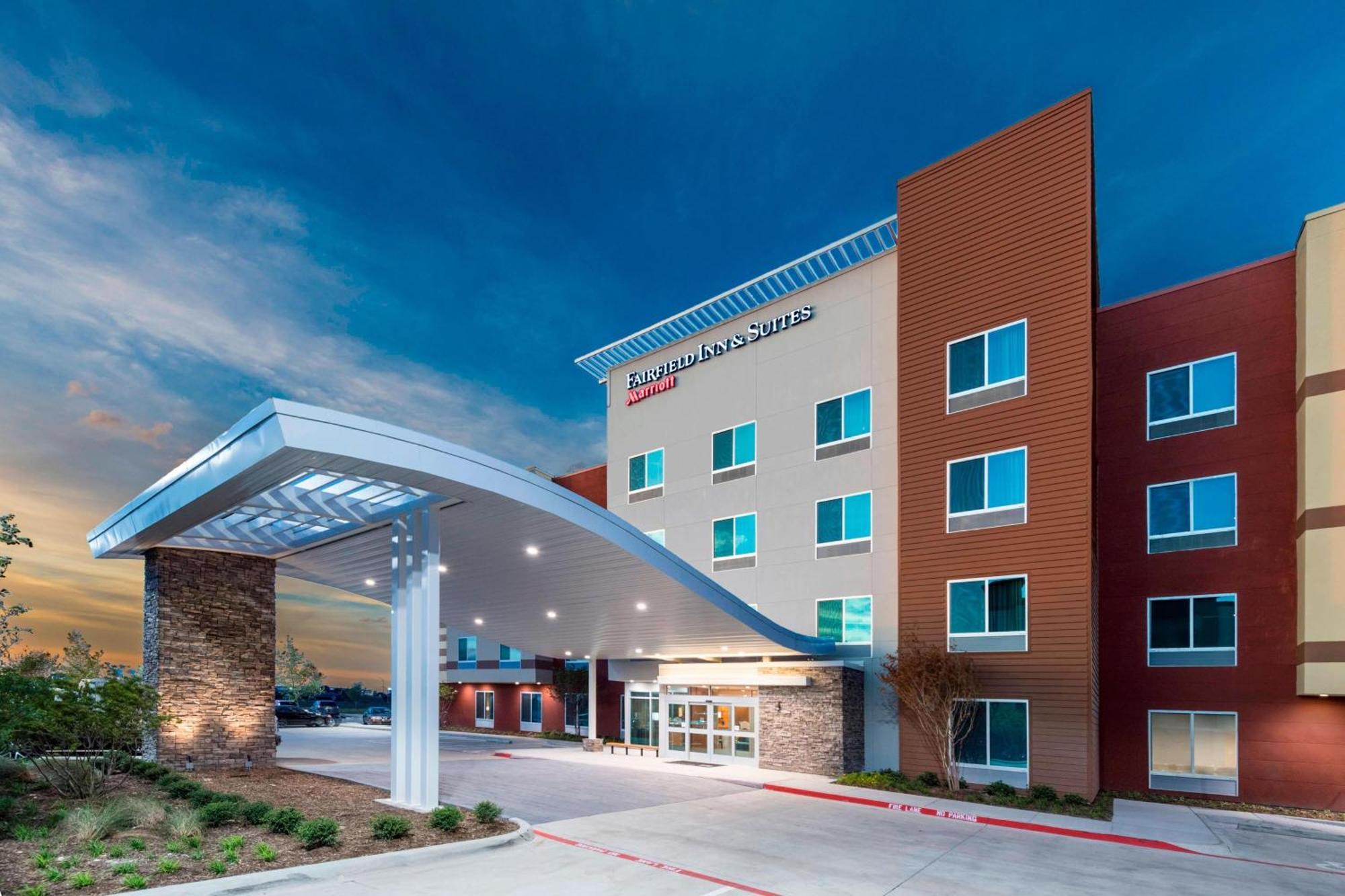 Fairfield Inn & Suites By Marriott Dallas Waxahachie Exterior photo